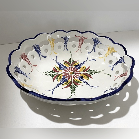 Hand Painted Floral Oval Reticulated Dish Bowl Scalloped Edge Made in Portugal - Picture 2 of 6